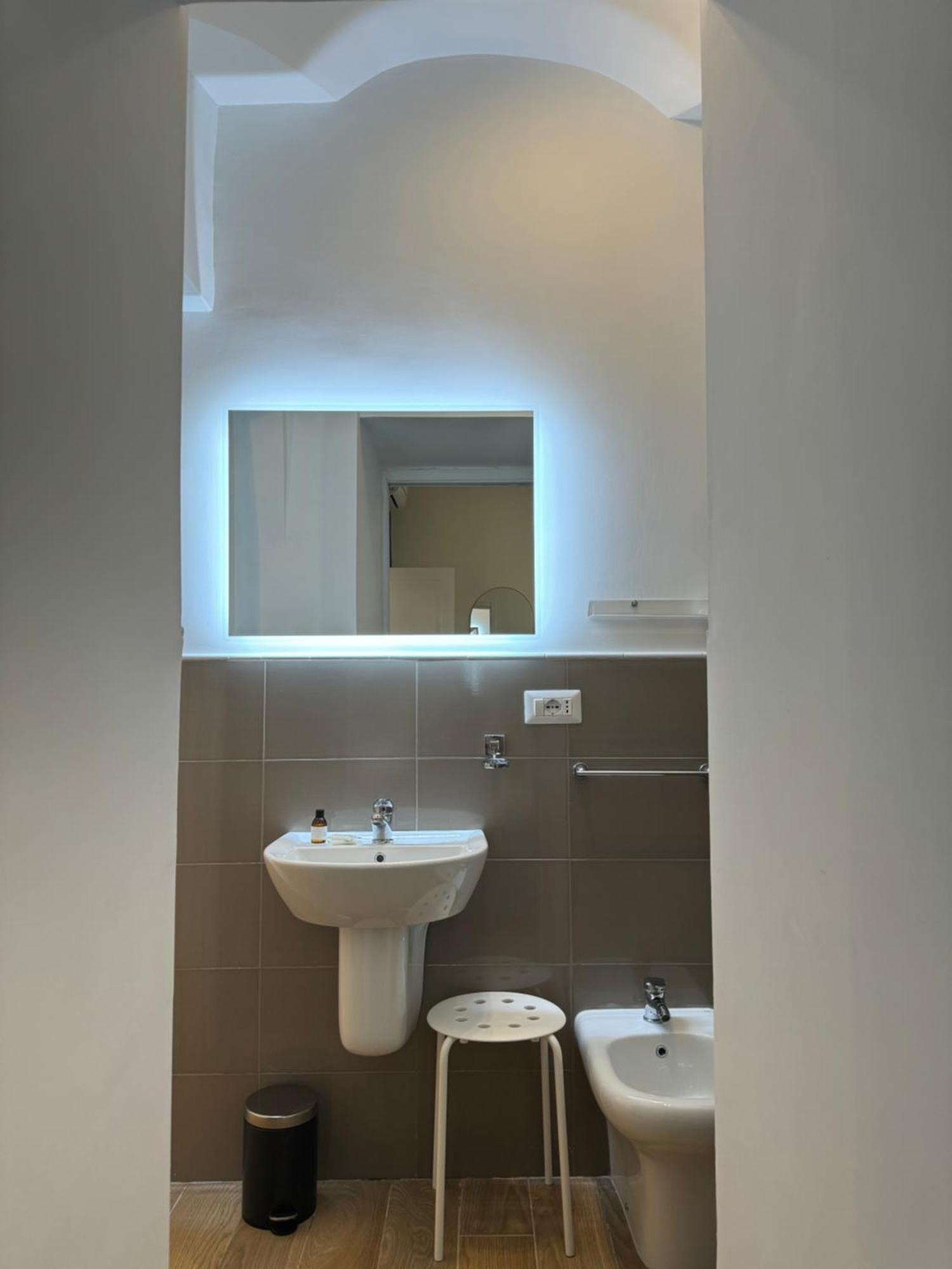5 Urban Garden House Apartment เนเปิลส์ ภายนอก รูปภาพ